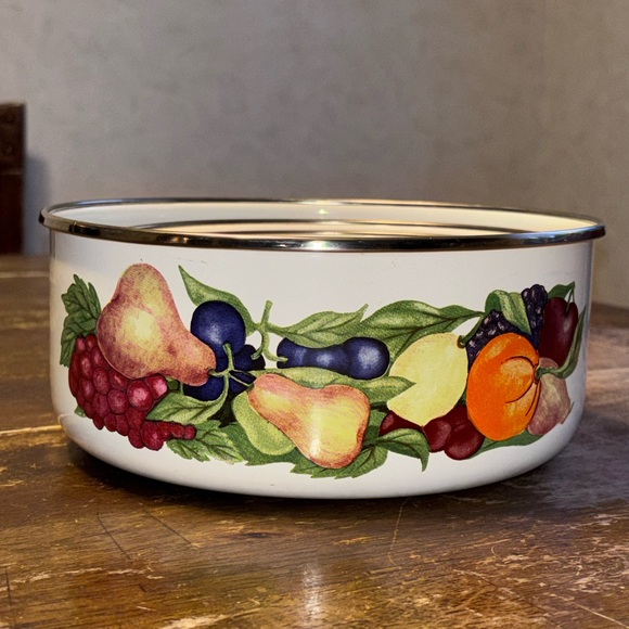 Regency Club enamelware nesting bowl set fruit pattern vintage Granny chic READ